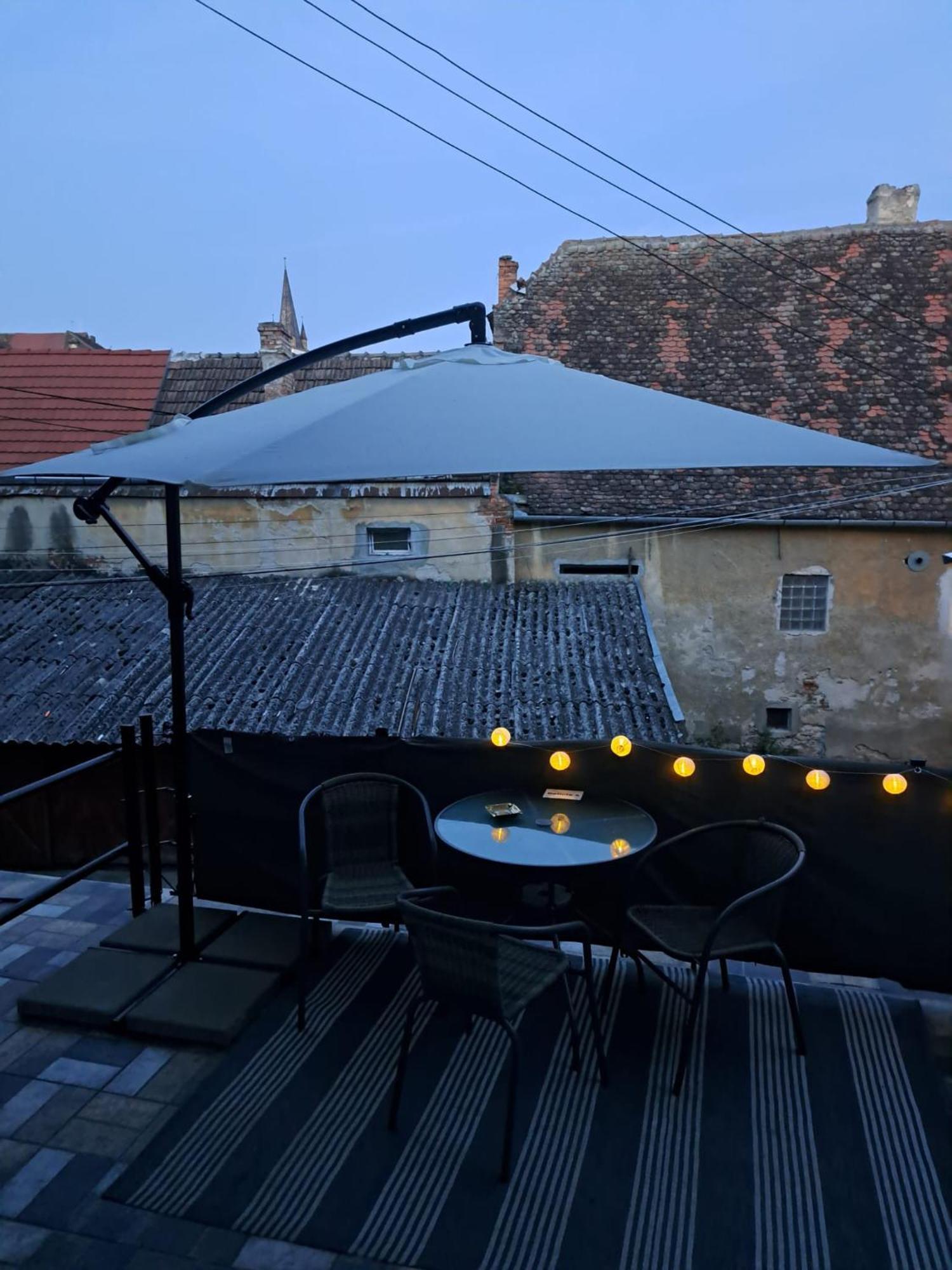Free Garage In The Center-Delicia 4 Studio! Sibiu Exterior foto