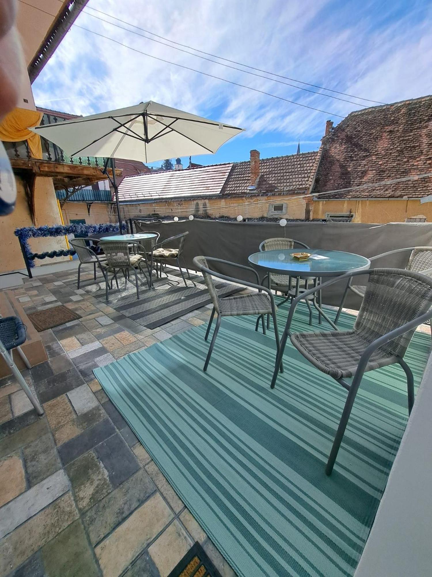 Free Garage In The Center-Delicia 4 Studio! Sibiu Exterior foto